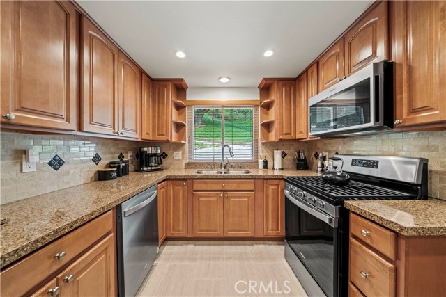 Detail Gallery Image 3 of 61 For 19439 Oak Crossing Rd, Newhall,  CA 91321 - 2 Beds | 2 Baths