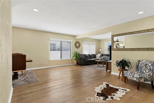 4103 Artesia Boulevard, Torrance CA: https://media.crmls.org/medias/654e7f2c-d282-4e52-8d0a-4bfc6694ac3a.jpg