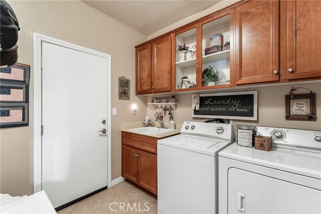 671 Zaharias Circle, Hemet CA: https://media.crmls.org/medias/654fedf6-9950-480f-bca4-410f21132f20.jpg