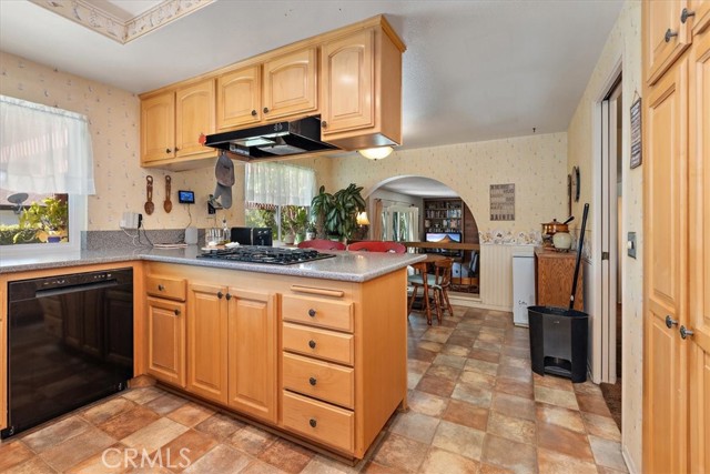 Detail Gallery Image 9 of 35 For 860 Emerson St, Upland,  CA 91784 - 4 Beds | 3 Baths