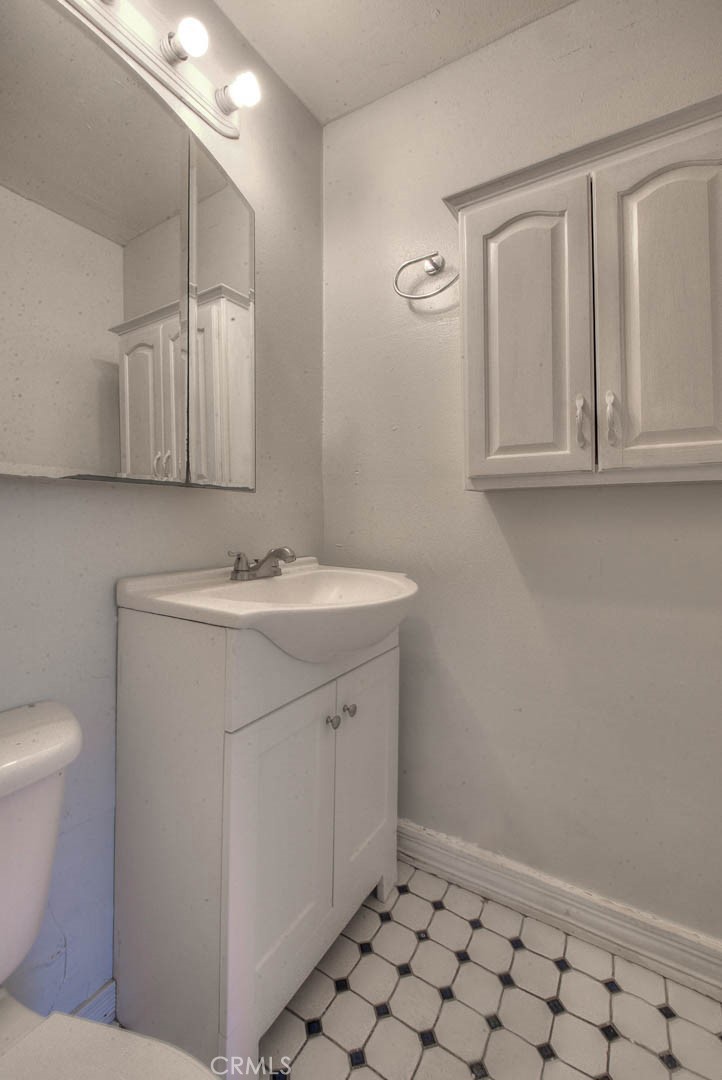 https://media.crmls.org/medias/65509046-e1fd-4c2c-a425-cb7306acac08.jpg?preset=X-Large