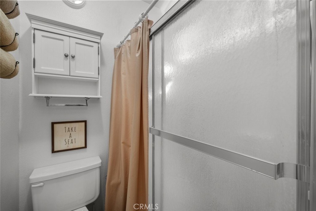 https://media.crmls.org/medias/6550d409-75bd-4f45-84df-0e43ba35ed6a.jpg?preset=X-Large
