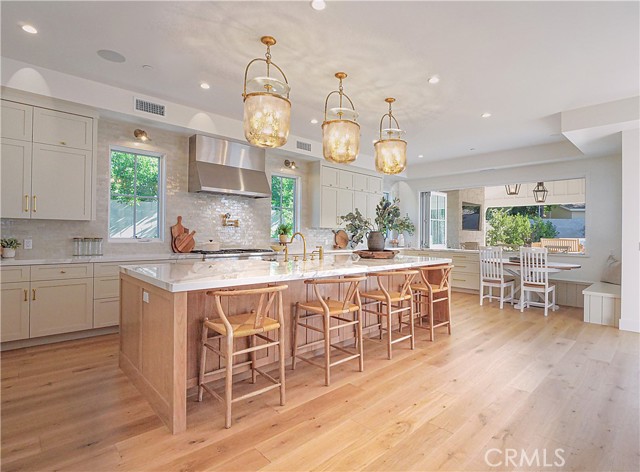 Gourmet Kitchen with 12 foot kitchen island