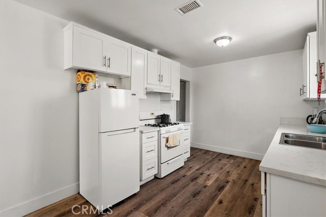 Detail Gallery Image 9 of 39 For 12867 Norris Ave, Sylmar,  CA 91342 - – Beds | – Baths