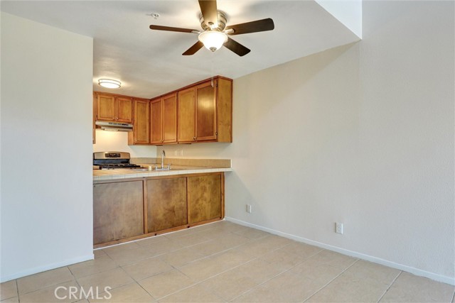 Detail Gallery Image 9 of 21 For 450 E 4th St #437,  Santa Ana,  CA 92701 - 2 Beds | 2 Baths