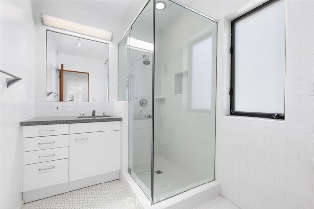 129 20th Street, Manhattan Beach CA: https://media.crmls.org/medias/65536e3c-3f98-4c5d-9564-76cab0adfdfc.jpg