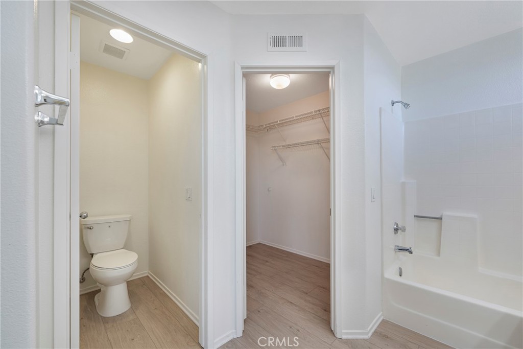 https://media.crmls.org/medias/6553ceb9-727b-4c73-92a7-97a1fdfe0e20.jpg?preset=X-Large