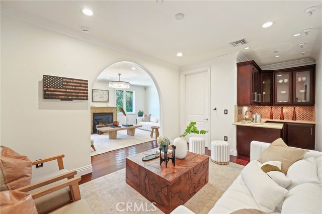 Detail Gallery Image 4 of 64 For 3115 Ellington, Los Angeles,  CA 90068 - 4 Beds | 4 Baths