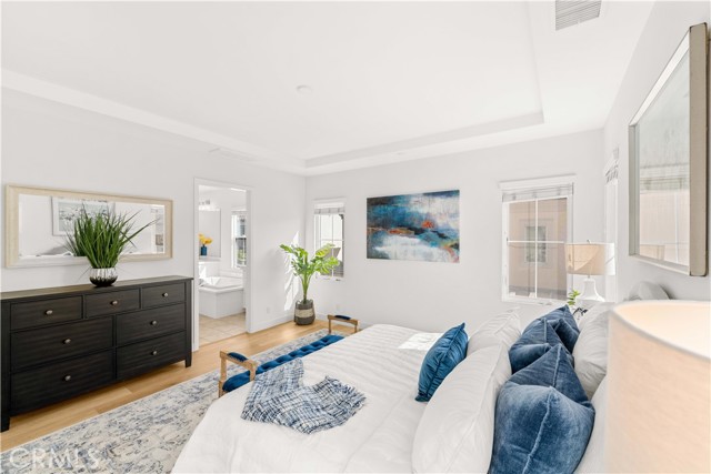 112 Velvet Leaf, Irvine CA: https://media.crmls.org/medias/65542f76-2433-42ee-ab59-f2aedc19a2fd.jpg