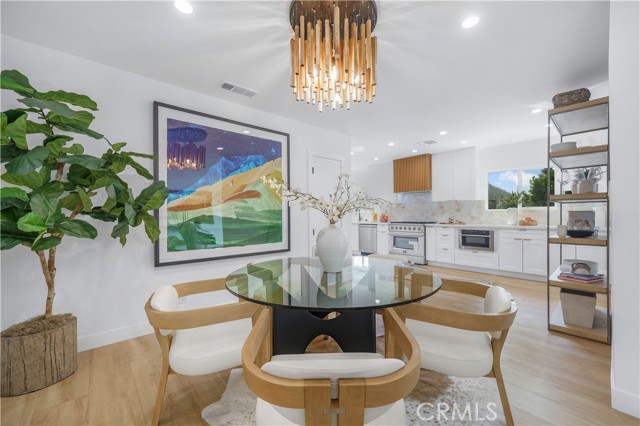 Detail Gallery Image 1 of 22 For 3181 Cadet Ct, Los Angeles,  CA 90068 - 3 Beds | 2 Baths