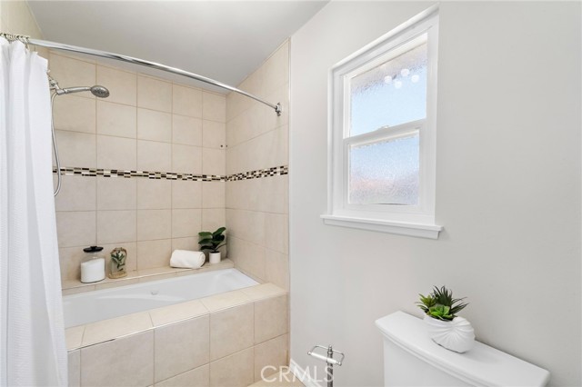 16086 Sweetleaf Street, Fountain Valley CA: https://media.crmls.org/medias/6554df77-c4a9-46f9-a18e-6432e25cd060.jpg