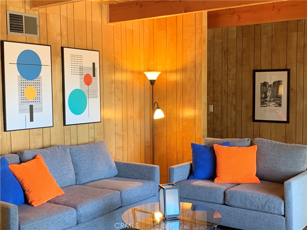 https://media.crmls.org/medias/65558a26-0ba6-4ce0-b324-092143fb6276.jpg?preset=X-Large