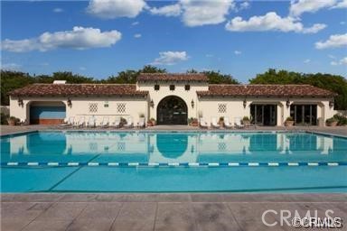 Detail Gallery Image 4 of 4 For 212 Dewdrop, Irvine,  CA 92603 - 2 Beds | 2/1 Baths