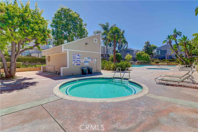 Detail Gallery Image 14 of 17 For 2710 W Segerstrom Ave #D,  Santa Ana,  CA 92704 - 2 Beds | 1/1 Baths