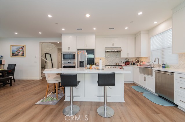 Detail Gallery Image 15 of 34 For 116 Imagination Trl, Irvine,  CA 92620 - 4 Beds | 3/1 Baths