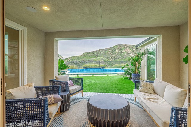 Detail Gallery Image 40 of 67 For 25035 Hidden Willow, Canyon Country,  CA 91387 - 5 Beds | 4 Baths