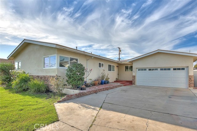 2149 W Cris AVE