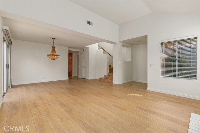 Detail Gallery Image 8 of 31 For 70 Shearwater, Newport Beach,  CA 92660 - 3 Beds | 2/1 Baths