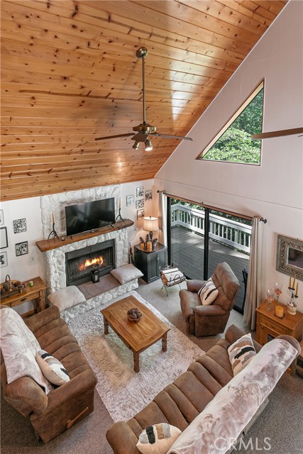 Detail Gallery Image 3 of 31 For 841 Cottage Grove Rd, Lake Arrowhead,  CA 92352 - 3 Beds | 2 Baths