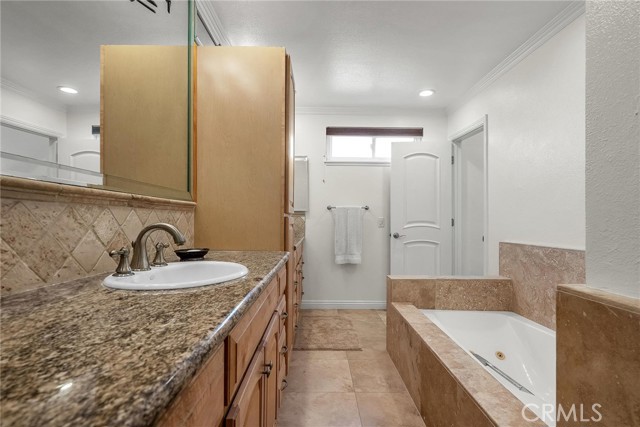 1205 S Catalina S Avenue, Redondo Beach CA: https://media.crmls.org/medias/65594b69-c15f-4750-b576-98859868369d.jpg