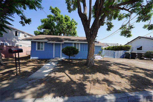 811 E Wells