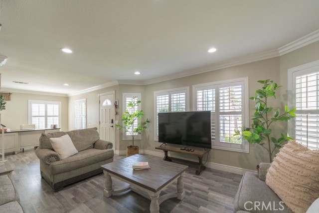 Detail Gallery Image 9 of 48 For 8636 Rancho Cerona Dr, Paramount,  CA 90723 - 4 Beds | 2/1 Baths