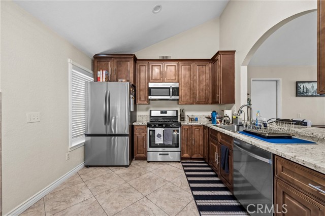 39427 Canyon Rim Circle, Temecula CA: https://media.crmls.org/medias/6559fd64-8f0b-4c17-9970-cfc28da3360b.jpg