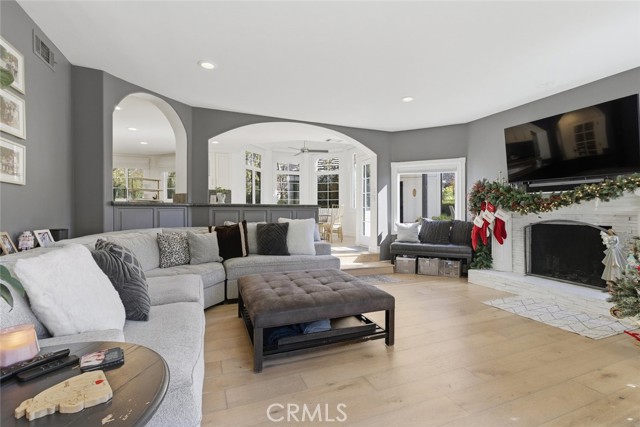 Detail Gallery Image 8 of 26 For 28834 Countryside, Agoura Hills,  CA 91301 - 5 Beds | 4 Baths