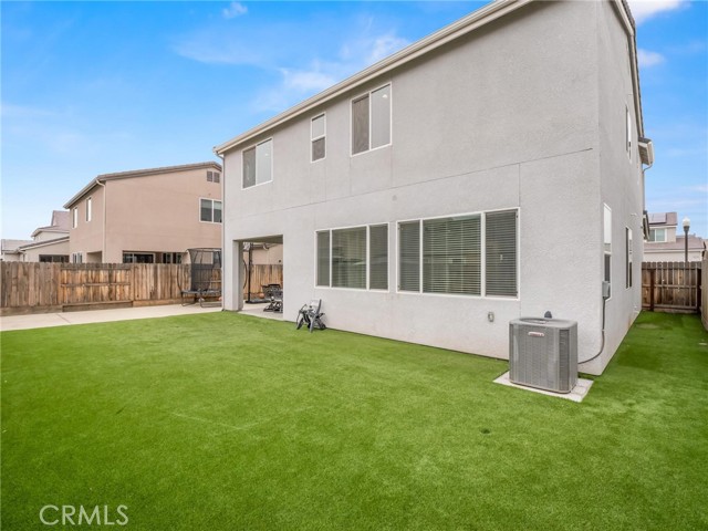 Detail Gallery Image 4 of 36 For 4080 San Jose, Clovis,  CA 93619 - 3 Beds | 3 Baths