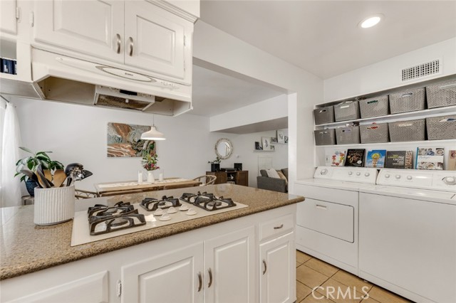 Detail Gallery Image 13 of 27 For 14238 Dickens St #3,  Sherman Oaks,  CA 91423 - 2 Beds | 2 Baths