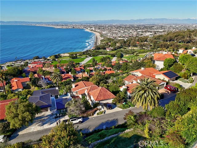Detail Gallery Image 27 of 32 For 773 via Somonte, Palos Verdes Estates,  CA 90274 - 4 Beds | 3 Baths