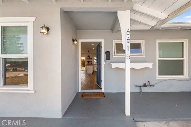 6615 Farralone Avenue, Woodland Hills CA: https://media.crmls.org/medias/655b6013-4e8b-48c7-a2a0-127b495269fb.jpg