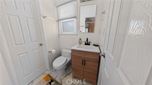 Detail Gallery Image 28 of 34 For 924 Irving Dr, Burbank,  CA 91504 - 4 Beds | 3 Baths