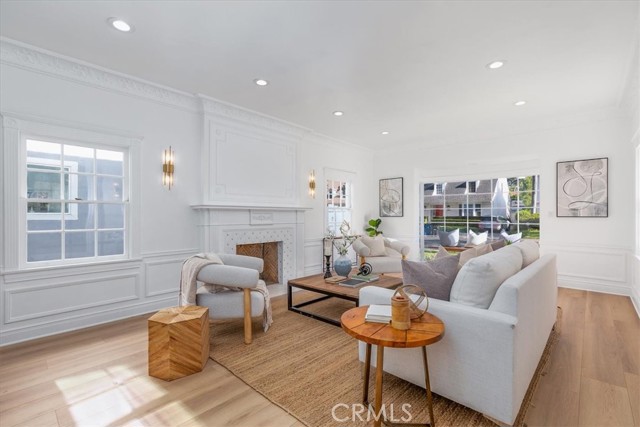 Detail Gallery Image 7 of 42 For 3961 Hepburn Ave, Los Angeles,  CA 90008 - 2 Beds | 2 Baths