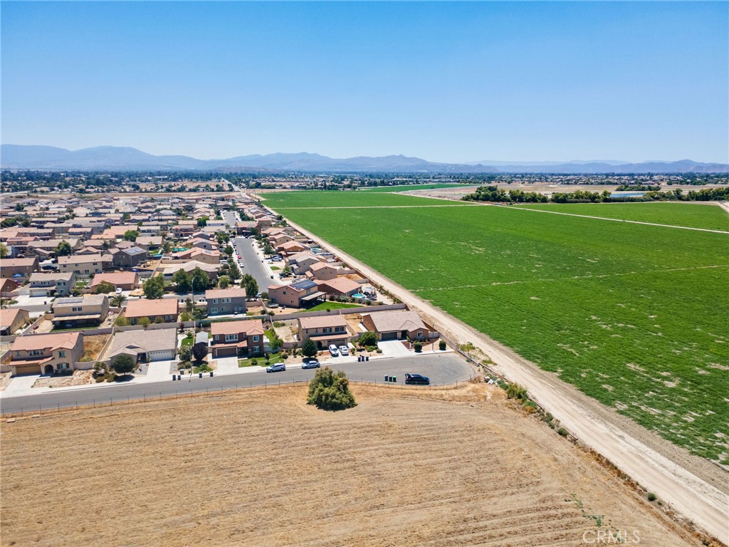 https://media.crmls.org/medias/655d2da9-f475-49c2-ab5b-31c05ccc178b.jpg?preset=X-Large