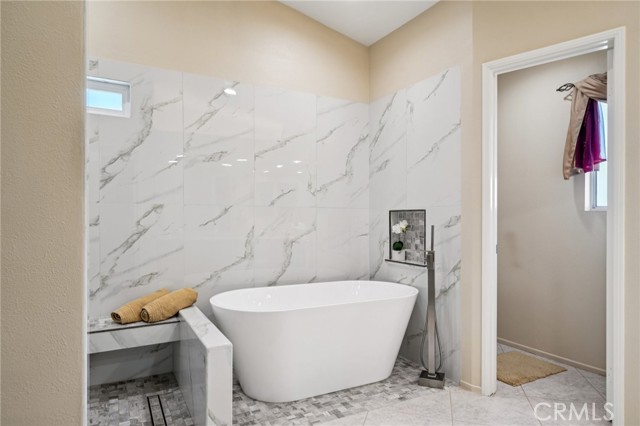 6586 Manzanita Court, Chino CA: https://media.crmls.org/medias/655e0923-6f8b-4661-87b8-ae4a88a85330.jpg