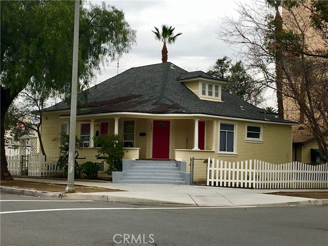 3499 Lemon Street, Riverside CA: https://media.crmls.org/medias/655e0fd9-cade-4ce4-835e-316015091bca.jpg