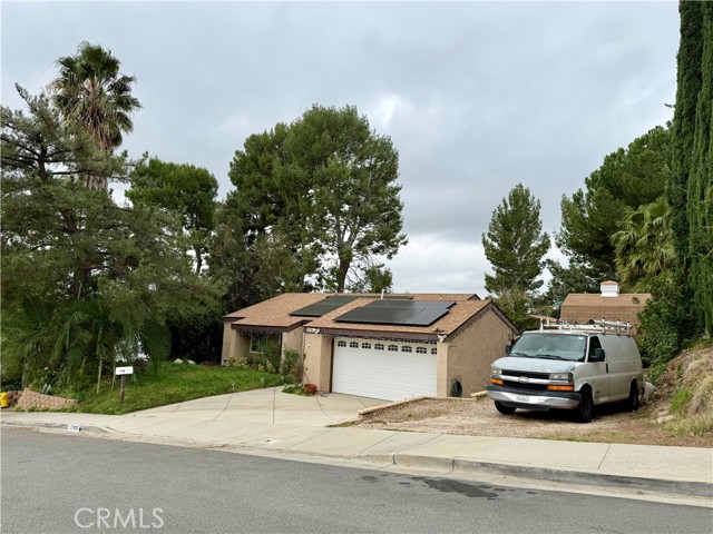 Detail Gallery Image 2 of 37 For 27939 Oakgale, Canyon Country,  CA 91351 - 3 Beds | 2 Baths
