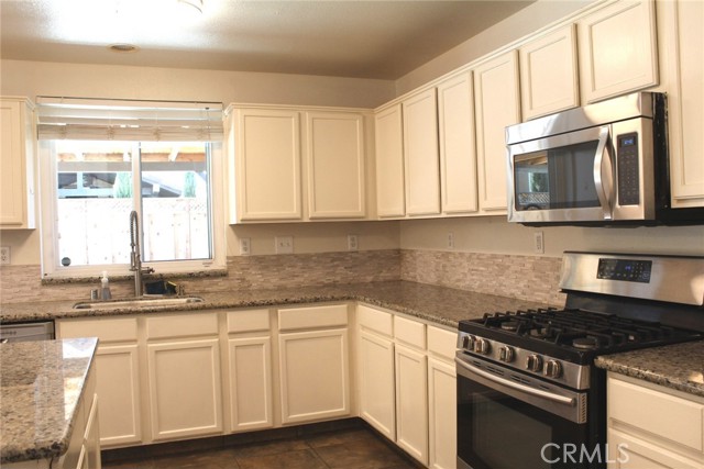 Detail Gallery Image 14 of 69 For 2553 Cinnamon Teal Dr, Los Banos,  CA 93635 - 4 Beds | 2 Baths