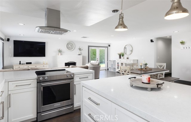 1055 N Mallard St., Orange CA: https://media.crmls.org/medias/65602f13-9483-4c97-b4f2-230d5a5646fc.jpg