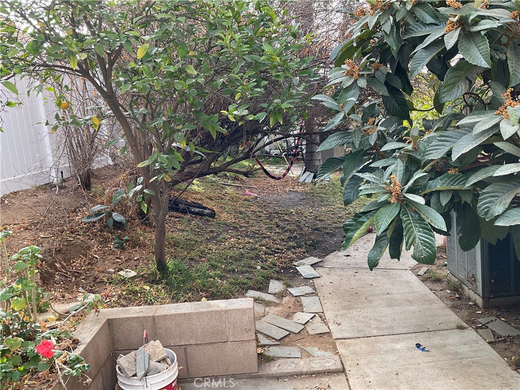 https://media.crmls.org/medias/65609769-f1ef-46bd-a9c6-c2d20cf5eaa8.jpg?preset=X-Large