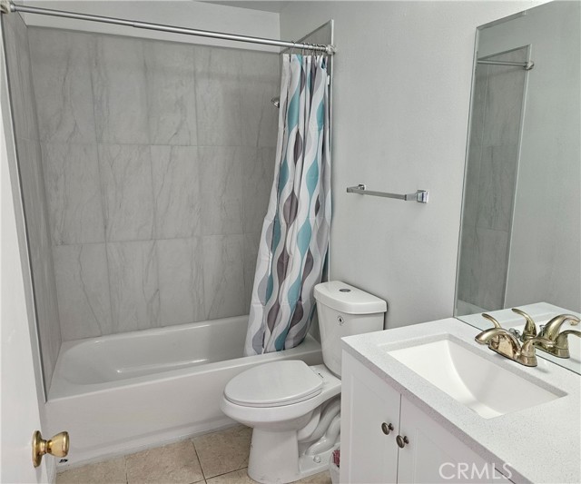 Detail Gallery Image 8 of 12 For 2891 Canyon Crest Dr #72,  Riverside,  CA 92507 - 2 Beds | 2 Baths