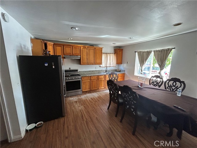 Detail Gallery Image 9 of 27 For 441 W 69th St, Los Angeles,  CA 90003 - – Beds | – Baths
