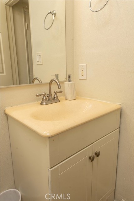 Detail Gallery Image 22 of 26 For 16710 Orange #L59,  Paramount,  CA 90723 - 3 Beds | 2/1 Baths