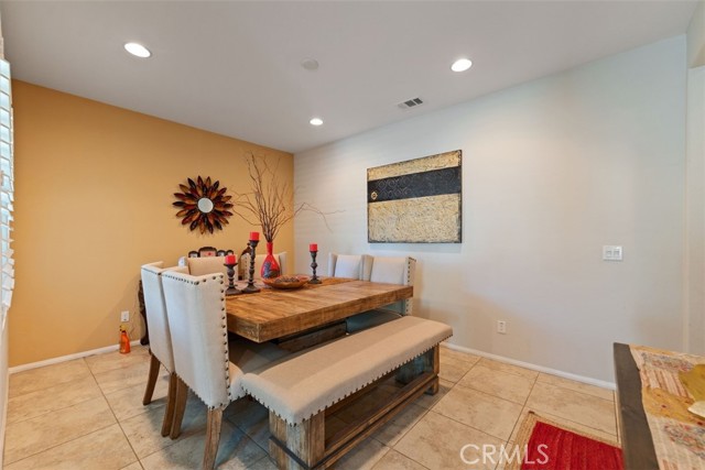 Detail Gallery Image 3 of 26 For 25694 Red Hawk Rd, Corona,  CA 92883 - 5 Beds | 3/1 Baths