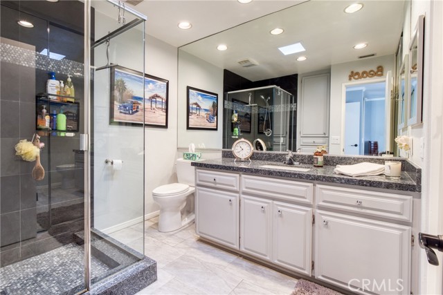 64 Seacrest Court, Long Beach CA: https://media.crmls.org/medias/65622261-44e9-4c47-b48b-ac56b44b7bdd.jpg