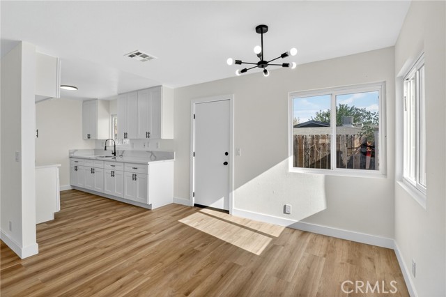 16280 Lorene Drive, Victorville CA: https://media.crmls.org/medias/65626033-4ef0-46b8-8956-ba49842fd6ae.jpg