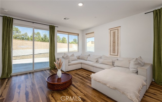 1689 Redbud Avenue, Banning CA: https://media.crmls.org/medias/656284ed-4998-45d2-9c67-4b394c162a1a.jpg