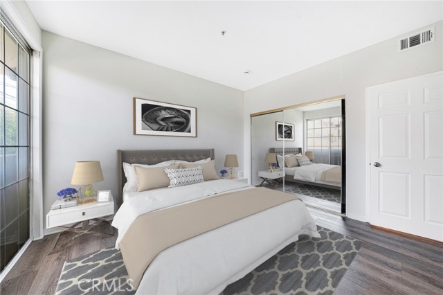 Detail Gallery Image 17 of 23 For 10824 Bloomfield St #108,  Toluca Lake,  CA 91602 - 2 Beds | 2 Baths