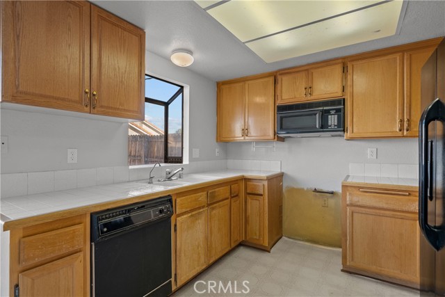 Detail Gallery Image 16 of 35 For 3252 Voyager, Rosamond,  CA 93560 - 3 Beds | 2 Baths